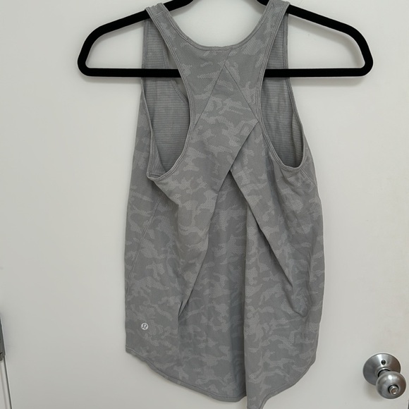 Lululemon tank - Picture 2 of 2